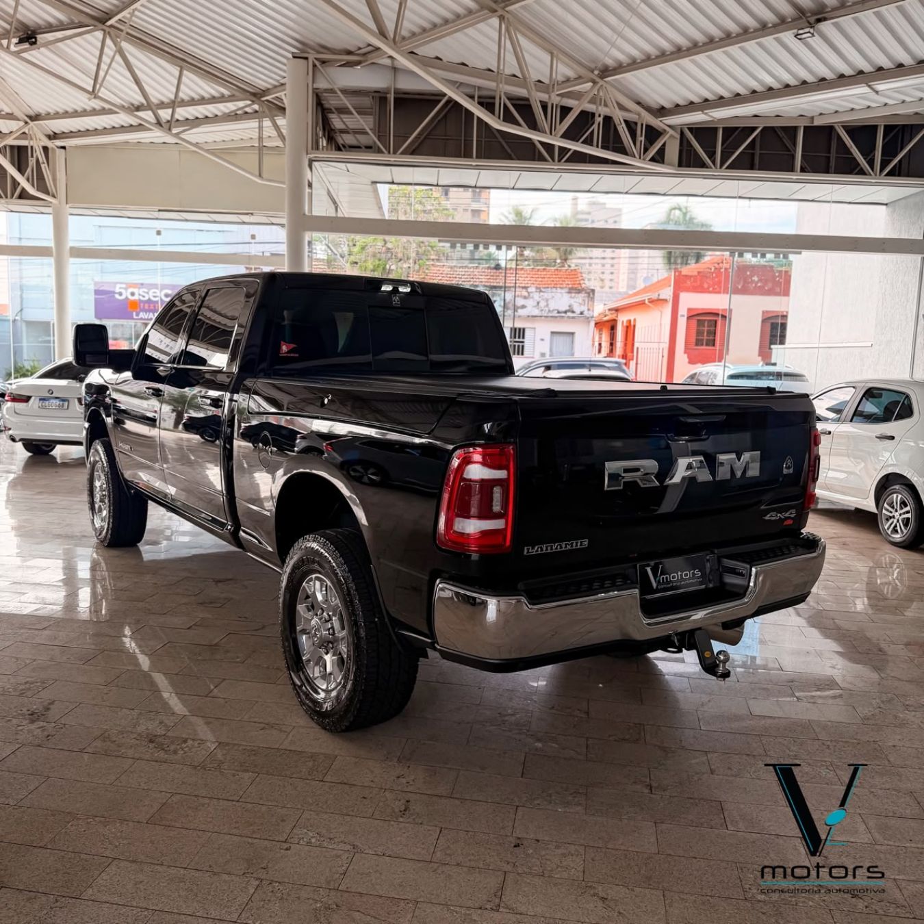 RAM 2500 Laramie 6.7 2023 - Foto 2